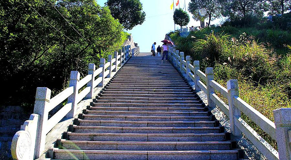 白云山登山步道