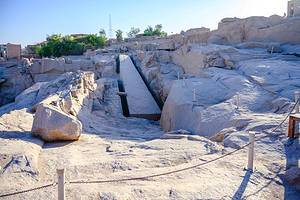 未完成的方尖碑