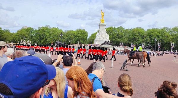 白金汉宫守卫换岗仪式