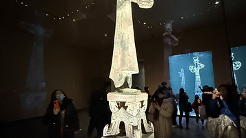 多媒体投影大立人解读(三星堆博物馆新馆)