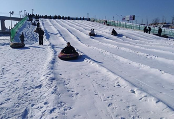 天茂湖哈王国滑雪场冰雪乐园第 1 张图片
