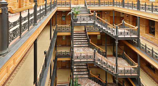 布拉德伯里大厦