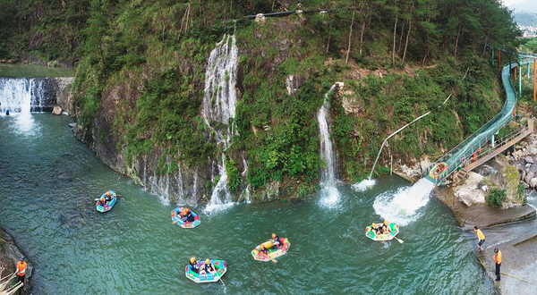 普化源高山漂流