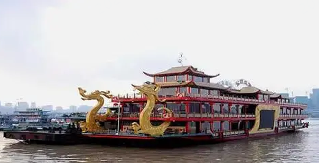 金碧皇宫号游轮