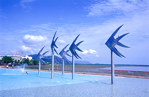 凯恩斯滨道泻湖游泳场