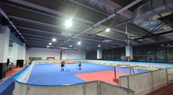 逸扬轮滑冰球馆(万达广场威海店)