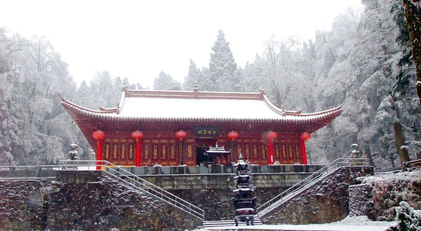 庐山风景名胜区-黄龙寺