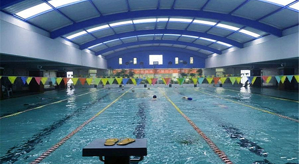 恋日风景帝旺游泳馆