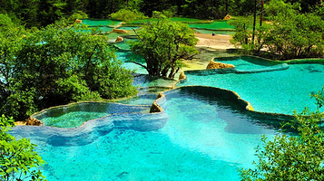 黄龙国家重点风景名胜区-争艳池