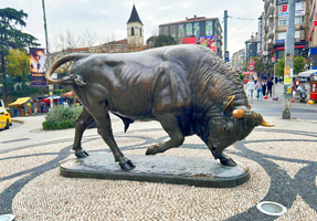 卡德柯伊公牛雕像