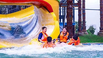 西九华山白鹭湖水上乐园