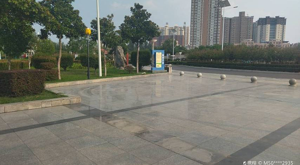 伏牛山地质公园广场