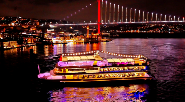 Mega Lüfer Yachts | Bosphorus Dinner Cruise İstanbul | Sunset & Daytime Tours