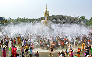 西双版纳泼水节