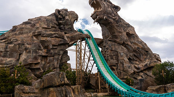 七彩云南欢乐世界-虎跳峡