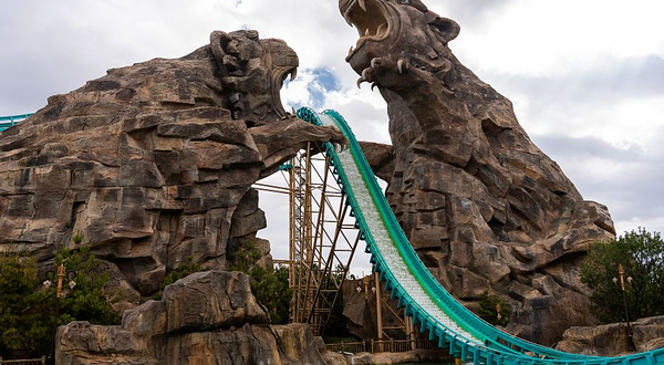 七彩云南欢乐世界-虎跳峡