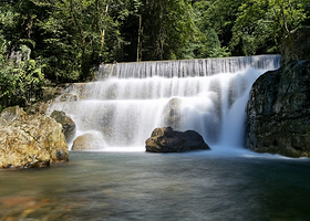 西岭雪山大飞水风景区
