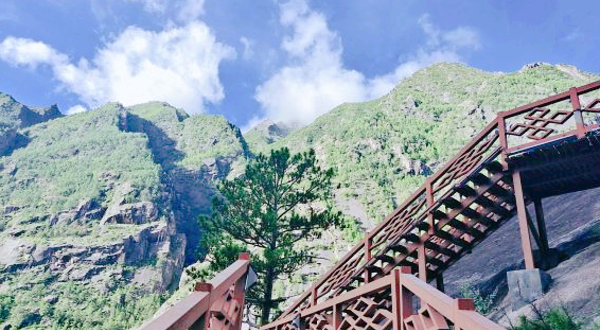 山南市桑日县亲猴台