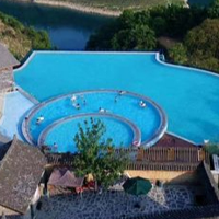 竹山无边界温泉泳池