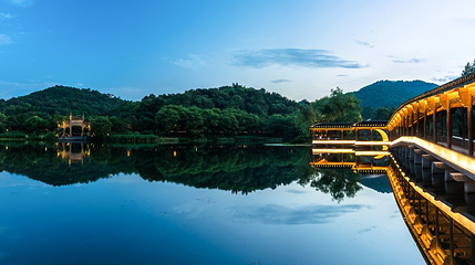 穿石坡湖第 1 张图片
