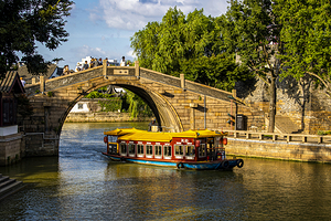 山塘街白居易码头游船