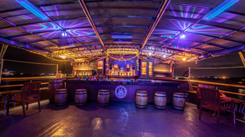 海盗船黄昏巡游