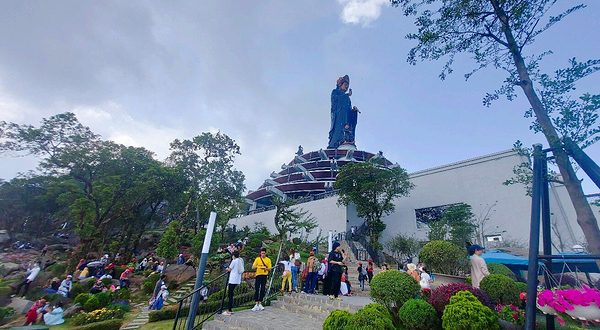 Black Virgin Mountain