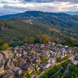 翁基布朗族老寨