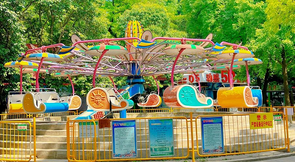 革命公园-游乐场