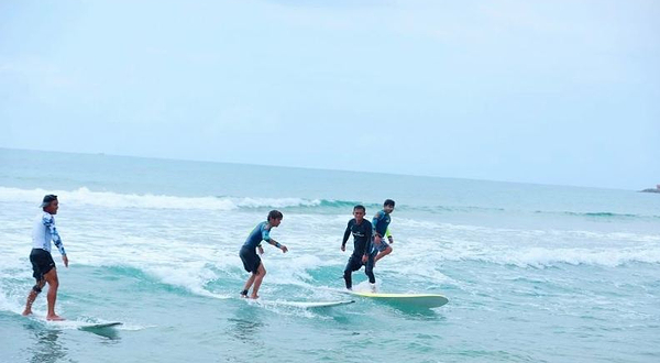 沙滩冲浪俱乐部