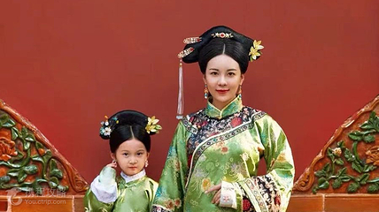 盛京故事汉服清宫服体验馆第 5 张图片