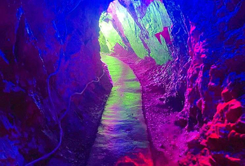月牙山溶洞第 1 张图片