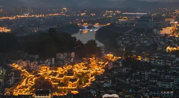 弦高古城天上堂景区