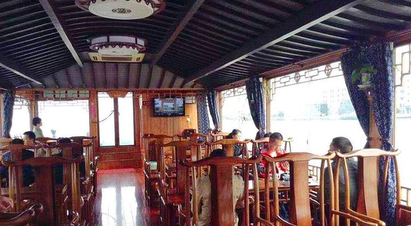 南湖码头环镇水上游