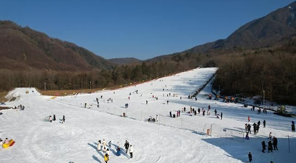 光雾山大坝滑雪场