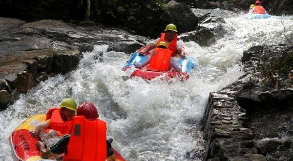 水竹湾降龙关漂流