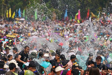 芒市泼水节第 1 张图片
