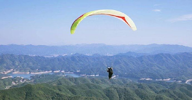 智峰山滑翔伞基地
