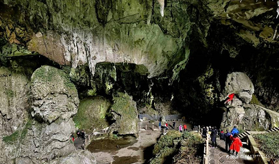 织金洞国家重点风景名胜区-一线三槽恐龙湖景区第 4 张图片