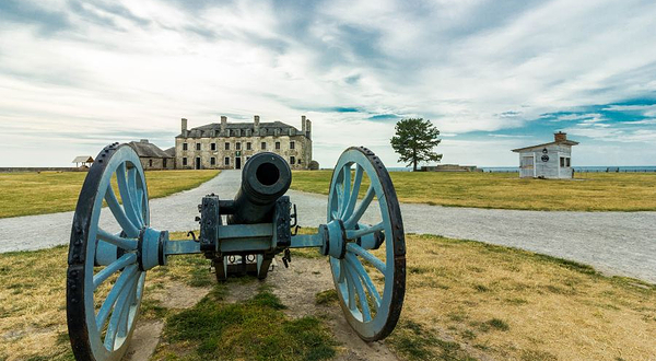 瀑布古堡深度游