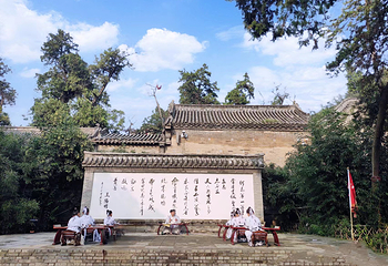 大伾山景区第 4 张图片