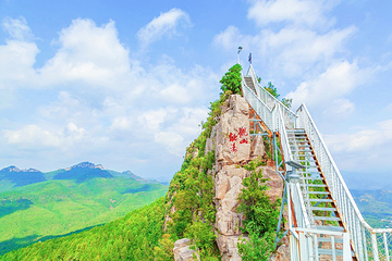 灵岩大佛山景区第 1 张图片