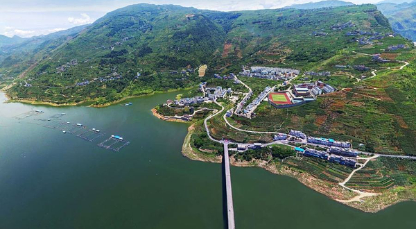 汉源县月亮湾金钟山景区