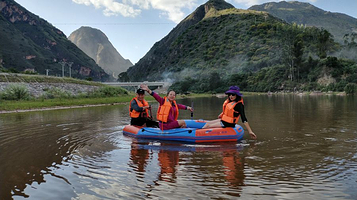 绿汁江恐龙峡谷漂流