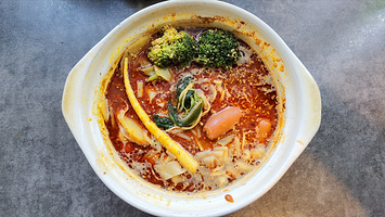 鑫洪福砂锅麻辣烫