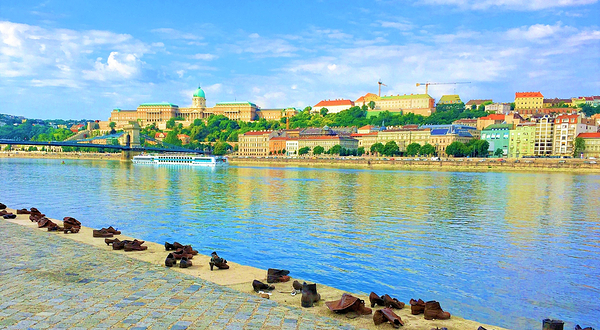 多瑙河畔鞋履雕塑