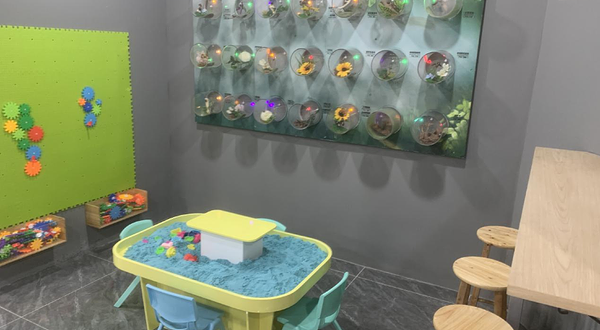 恋恋鱼萌宠体验馆(南通星银海城市客厅店)