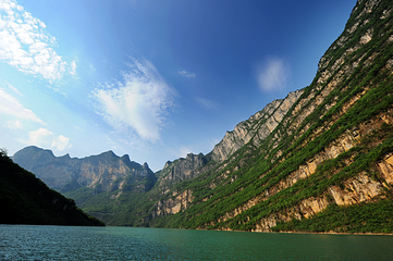 花江大峡谷第 1 张图片
