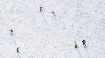 鹞子沟康乐山庄滑雪场