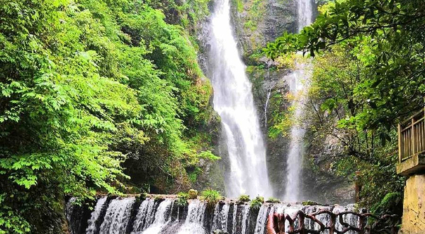 绥宁六鹅洞瀑布